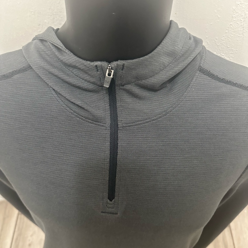 Men’s pre own as is HeatGear size M medium l/s hoodie shirt under armour UA - Picture 2 of 4